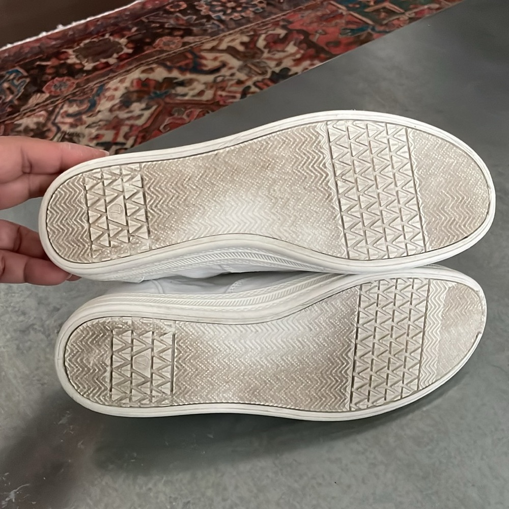 Wild Fable Women’s Canvas Sneakers - Picture 14 of 14